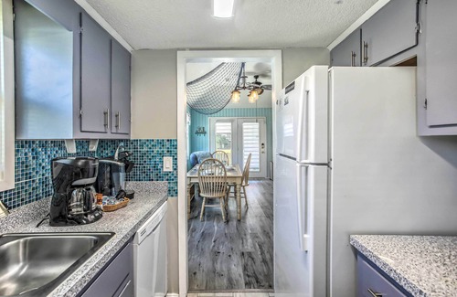 Myrtle Beach Cabaña | Myrtle Beach Cottage, Walk to Pools + Beach!