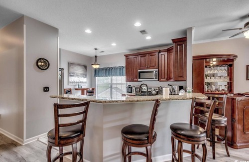 Red Hill Condominio | Myrtle Beach Legends Golf Condo, on course! 3BR/2BA, pool, hot tub, and tennis.