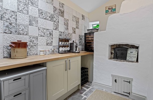 Longhope Cabaña | Myrtle Cottage - sleeps 4 guests in 2 bedrooms