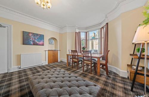 Inverness City Centre Casa | mySTAYINN Cedar Villa 9 Bedroom House - Inverness