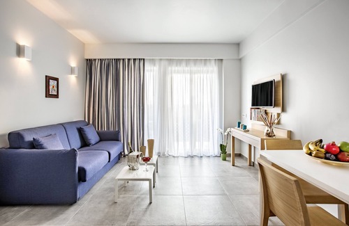 Skiathos Town Hotel | Mystery Skiathos Luxury Residence