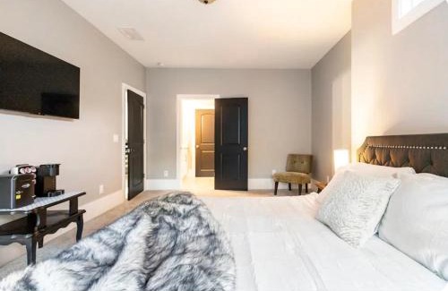 Covington Mill Cama Y Desayuno | Mystic Falls Downtown Modern Farmhouse