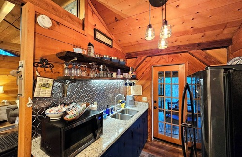 Sautee Nacoochee Cabina | Mystic Moonlight - Charming cabin with WiFi and AC in lovely Sautee Nacoochee