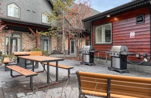 Canmore Apartamento | Mystic Pool & Hot tub Hosted by Little Sister Getaways