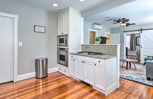 Mystic - New London Condominio | Mystic Refuge w/ Patio < 1 Mi to Downtown!