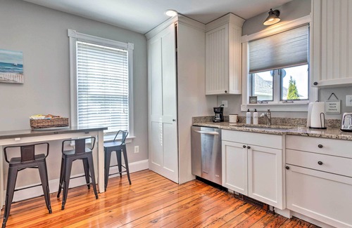 Mystic - New London Condominio | Mystic Refuge w/ Patio < 1 Mi to Downtown!