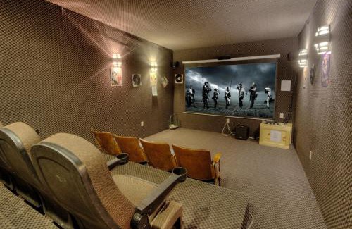 Cosby Casa | Mystical Creek Pool Lodge #600