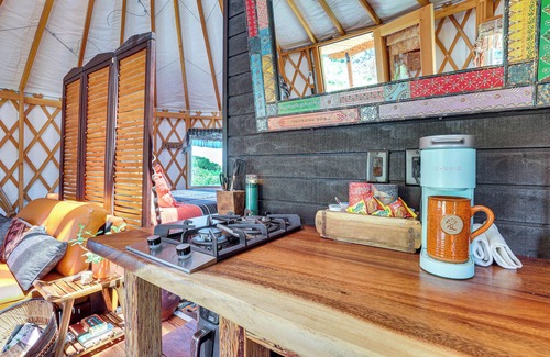 Fallbrook Apartamento | Mystical Mongolian Yurt in Fallbrook w/ Views!
