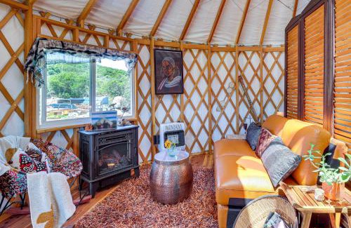 Fallbrook Apartamento | Mystical Mongolian Yurt in Fallbrook with Views!