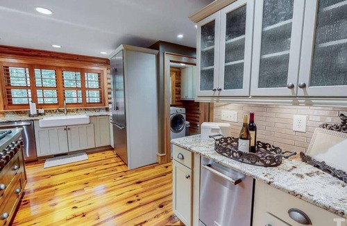 Hillsborough Cabina | Mystical Retreat 10+ Acres in an Enchanting Forest