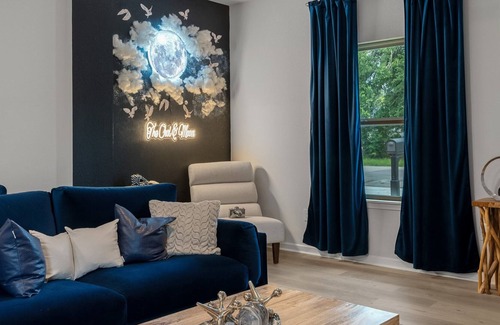 Waco Casa | Mystical Stays: The Owl & Moon, Group Trip, King Bed, Themed Stays. 3+2