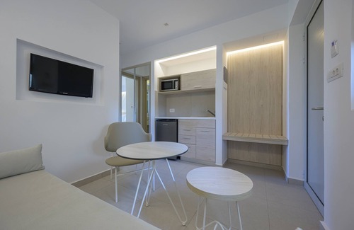 Tingaki Apartamento | Mythos Suites Hotel