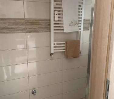 Solingen Apartamento | Nähe SG-Ohligs BHF FeWo