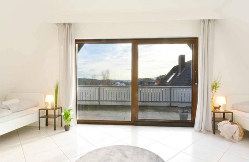 Simonshofen Apartamento | Nü09 - Schöne Ferienwohnung mit Balkon in Lauf an der Pegnitz bei Nürnberg, 110qm, 4 Zimmer, Max. 8 Personen