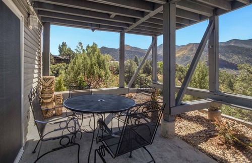 Glenwood Springs Apartamento | 2-bedroom apartment in charming Glenwood Springs with Hot Tub, AC and Heating.
