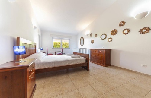 Ameijeira Apartamento | N - Bedroom 4 in the Astonishing Bayview Guesthouse