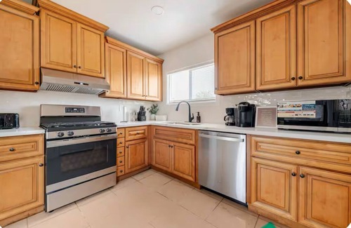 Harbor Casa | “Charming 3BR Retreat-Family-Friendly-Near Top Attractions!