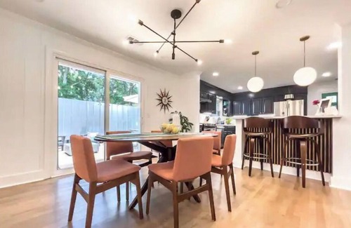 Atlanta Casa | N. Druid Hills-MidMod Retreat - A. Blank Children's Hosp - 100+ 5 star reviews