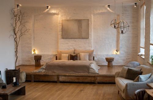 Kamenets-Podol'skiy Apartamento | n o c t u r n e