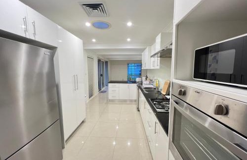 Winston Hills Casa | N Room