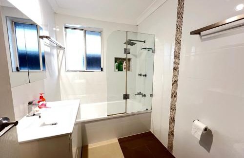 Winston Hills Casa | N Room