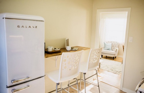 City Centre Casa | "Sunlit Serenity Awaits at Sunflower Cottage: Your Perfect Family Getaway!"