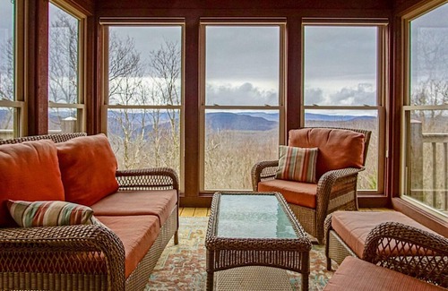 Snowshoe Casa | N Westridge Homes by Casago