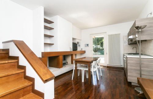 Numana Apartamento | N039 - Numana, villa con giardino a due passi dal mare