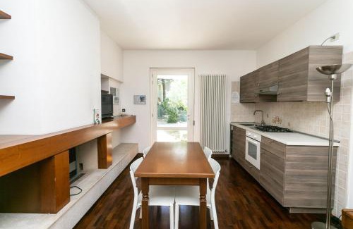 Numana Apartamento | N039 - Numana, villa con giardino a due passi dal mare