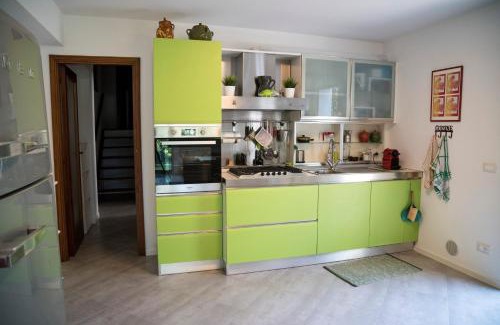 Villaggio Taunus Apartamento | N228 - Numana, quadrilocale ristrutturato con giardino