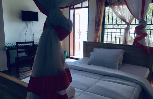 Entebbe Hotel | Nabinoonya Resort Beach