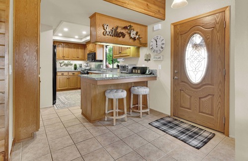 Oak Shores Casa | Naci Lakeview Retreat - Spa and Game Room!