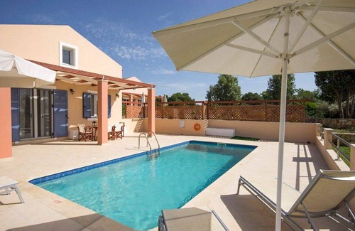 Kounopetra Villa | Nafsika Beach House: Large Private Pool, Walk to Beach, Sea Views, A/C, WiFi