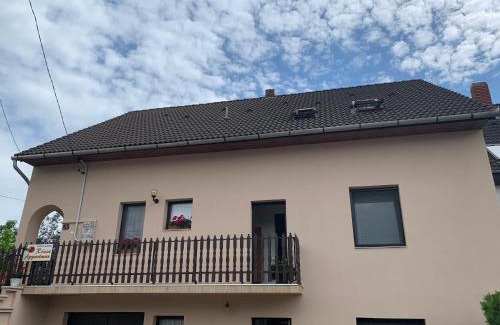 Balatonlelle Apartamento | Nagcsaládos Rózsa Apartman