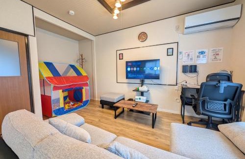 Ama Villa | Nagoya Station is 17 minutes by car parking for 2 cars! Up to 11 people pets welcome!