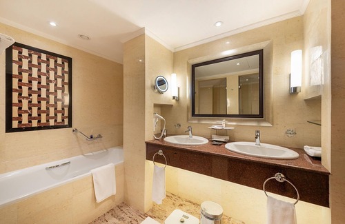 Nairobi Hotel | Nairobi Serena Hotel