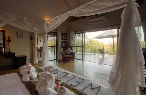 Maruleng Cabina | Naledi Game Lodges