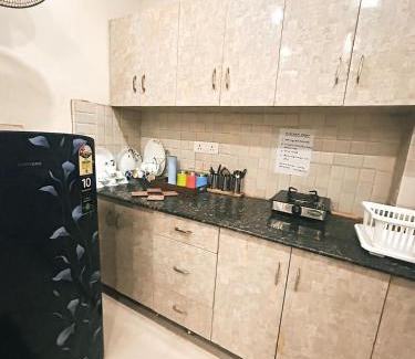 Vrindavan Apartamento | Namah 1 BHK Resort Homestay with KITCHEN -4 min from Prem Mandir