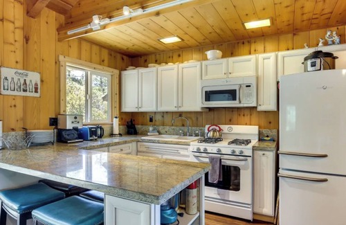 Pine Cove Cabina | Namaya Mountain Cabin(s)