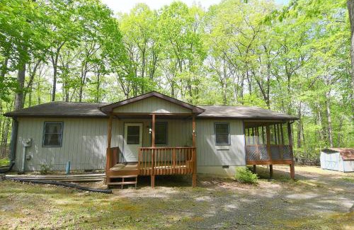 Great Cacapon Casa | Namba Cabin - Pet Friendly, River Access, Grill, Wifi, Deck, Screen Porch, Family Friendly