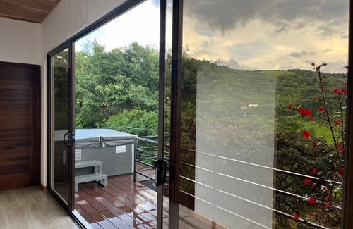 La Lindora Casa | Nambi Monteverde
