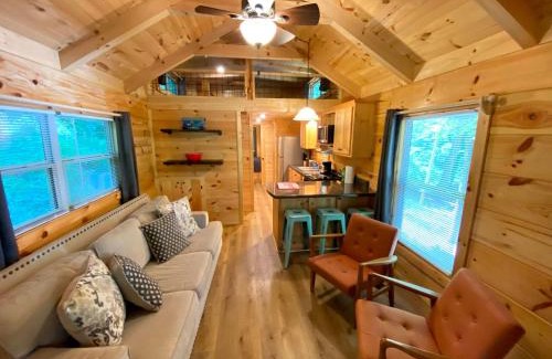 Lookout Valley Neighborhood Association Casa | Nana Cabin Tiny Log Home Comfort In Rustic Bliss