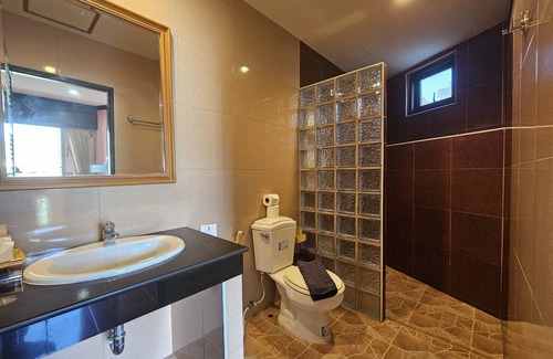 Nanai Road Hotel | Nanai 2 Residence Patong