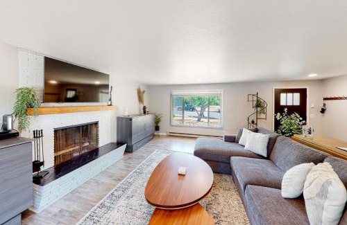 Eugene Casa | Nancy's Retreat