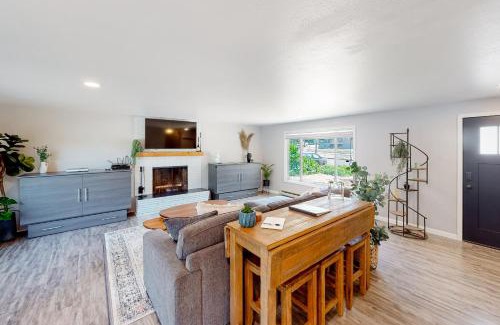 Eugene Casa | Nancy's Retreat