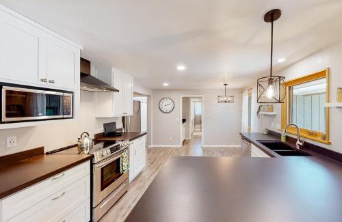 Eugene Casa | Nancy's Retreat