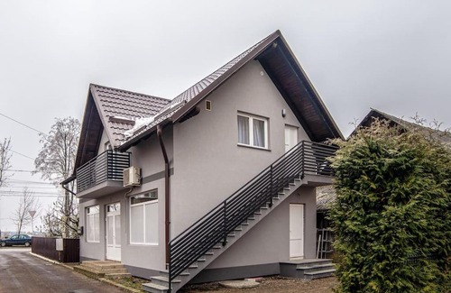 Radauti Apartamento | Nannie Apartaments Skenges