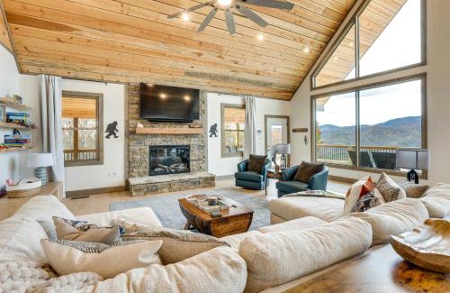 Andrews Casa | Nantahala Forest Cabin with Fire Pits and Hot Tub!
