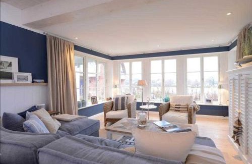Gross Schwansee Casa | Nantucket Blue