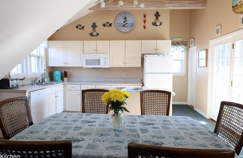 Tom Nevers Casa | Nantucket Salty Nest- 3 bedroom 2.5 bathrooms in Tom Nevers. Sleep 7